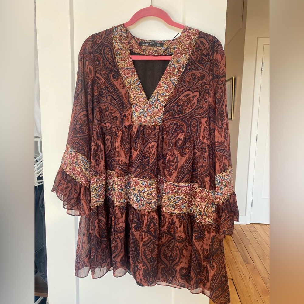 XS Zara Woman Boho Flowy Patterned Dress